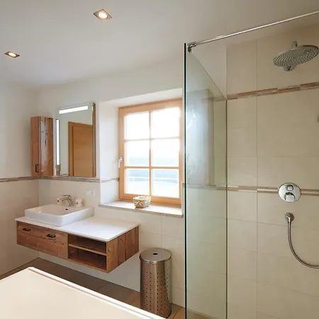 诺兰德特奈霍夫公寓 公寓 *