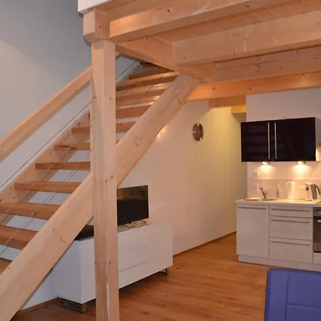 诺兰德特奈霍夫公寓 *