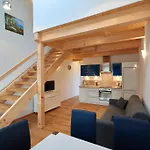 Neulendtnerhof Apartment *
